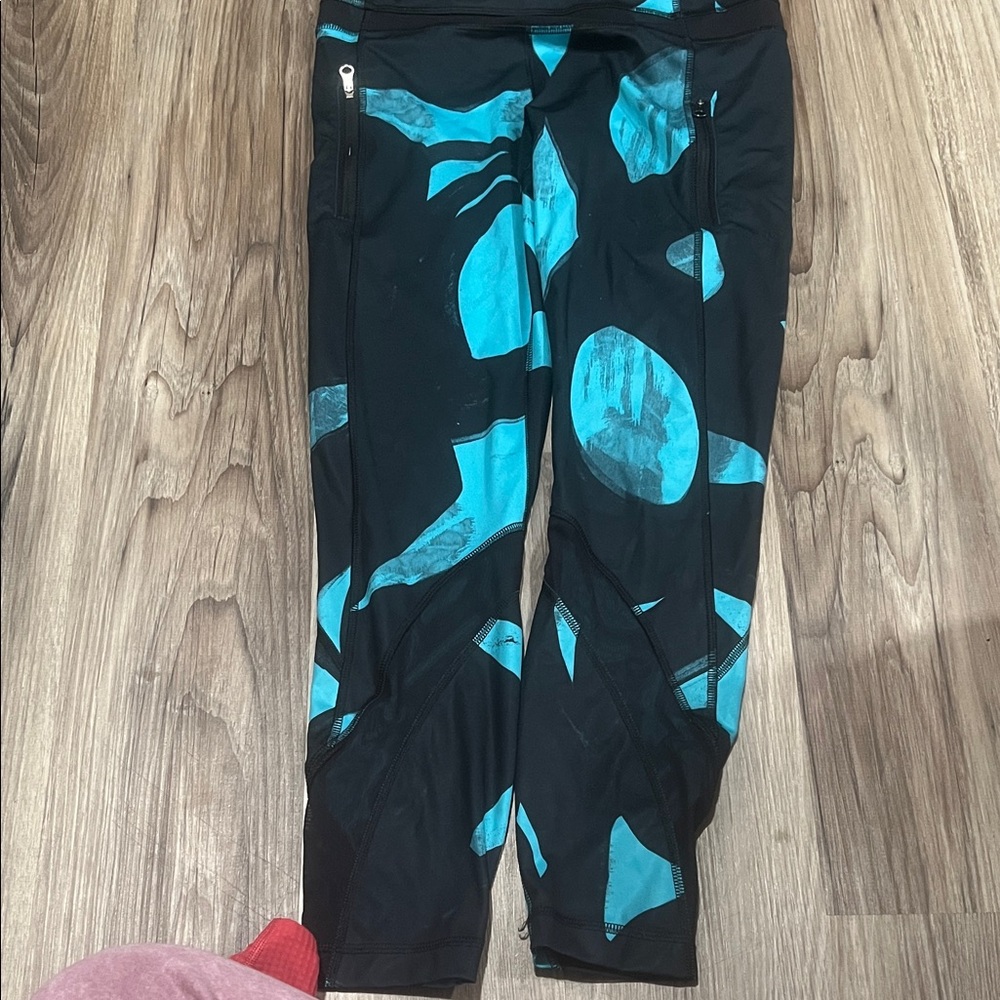 Lululemon Athletica Black and Teal Patterned Leggings